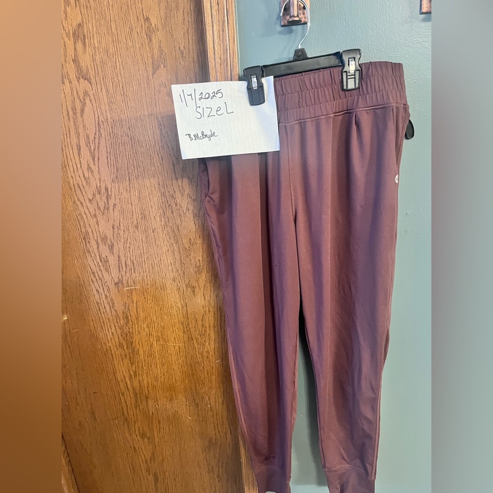 Women’s joggers